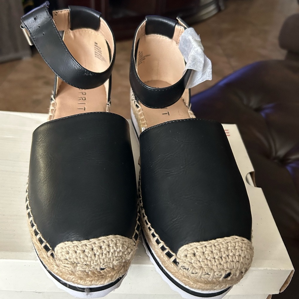 Esprit new in the box sandals size 8 - Picture 4 of 4